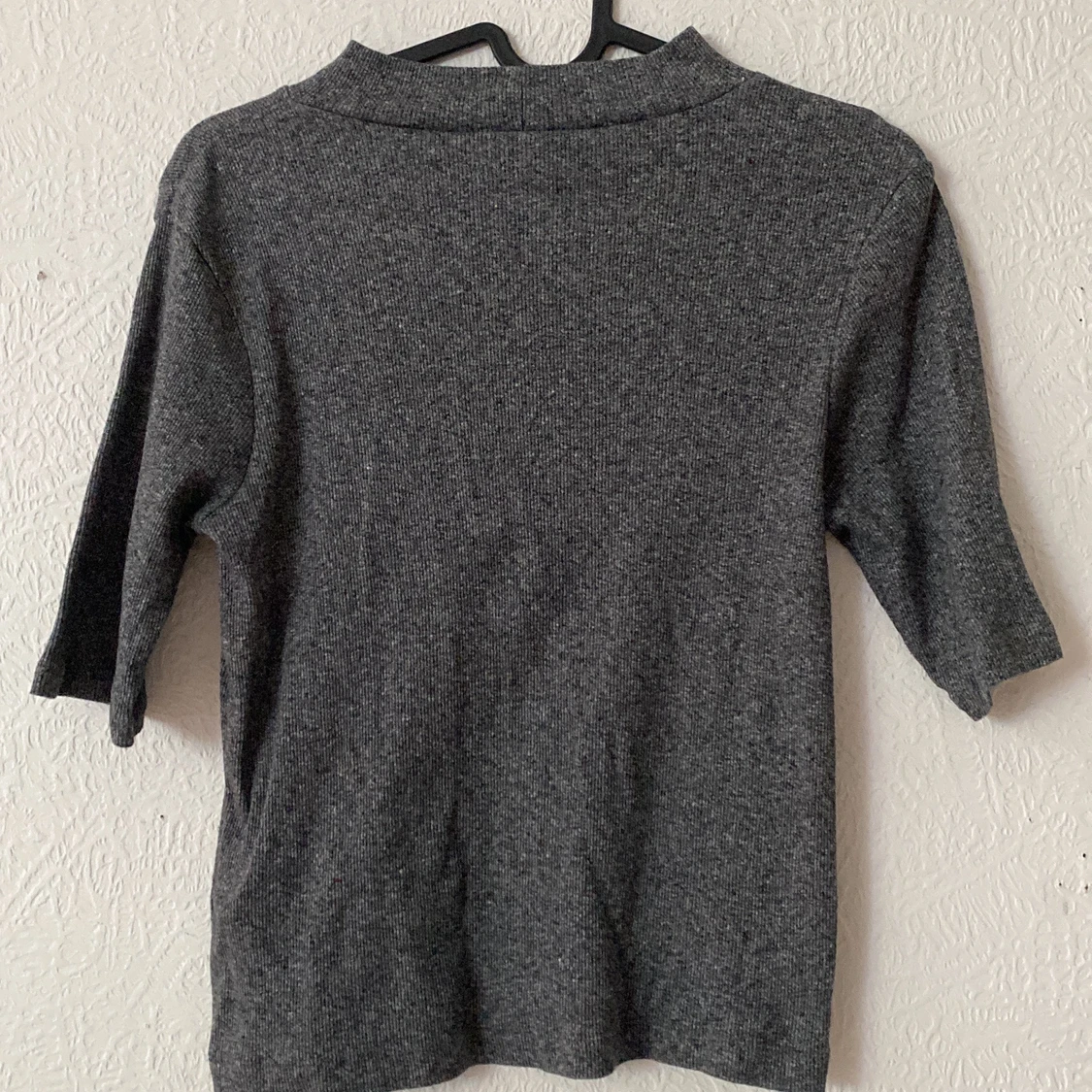  Grå topp från H&M storlek M - 90