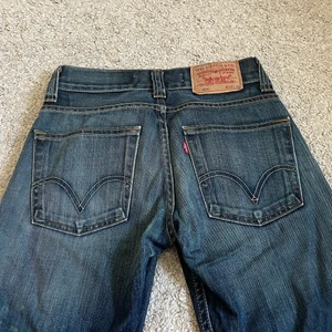 Levis 506 - Underbara Levis 506, super bra skick och sitter fint☺️ najs wash och stitching.