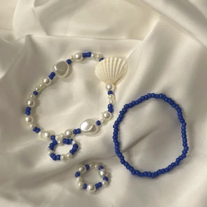 Smycken - Handgjorda smycken, kan göra så du önskar eller utifrån din storlek. Set med 2 armband och 2 ringar, 139kr eller 69kr/st för arband och 29kr/st för ringarna. Kolla in JULIDESIGN på Instagram! 