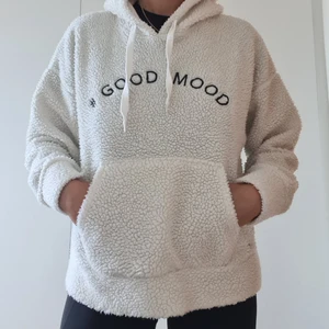 Faux shearling hoodie - Off-white faux shearling hoodie with embroidery at the chest. Size M Worn and washed a few times but in good condition.