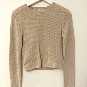 Långärmad tröja, Zara - Nästan oanvänd långärmad från Zara🤍 Stolek S! 