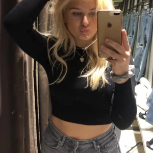 Zara tröja - Superfin tröja från zara!! Knappt använd så nyskick!!💕💕