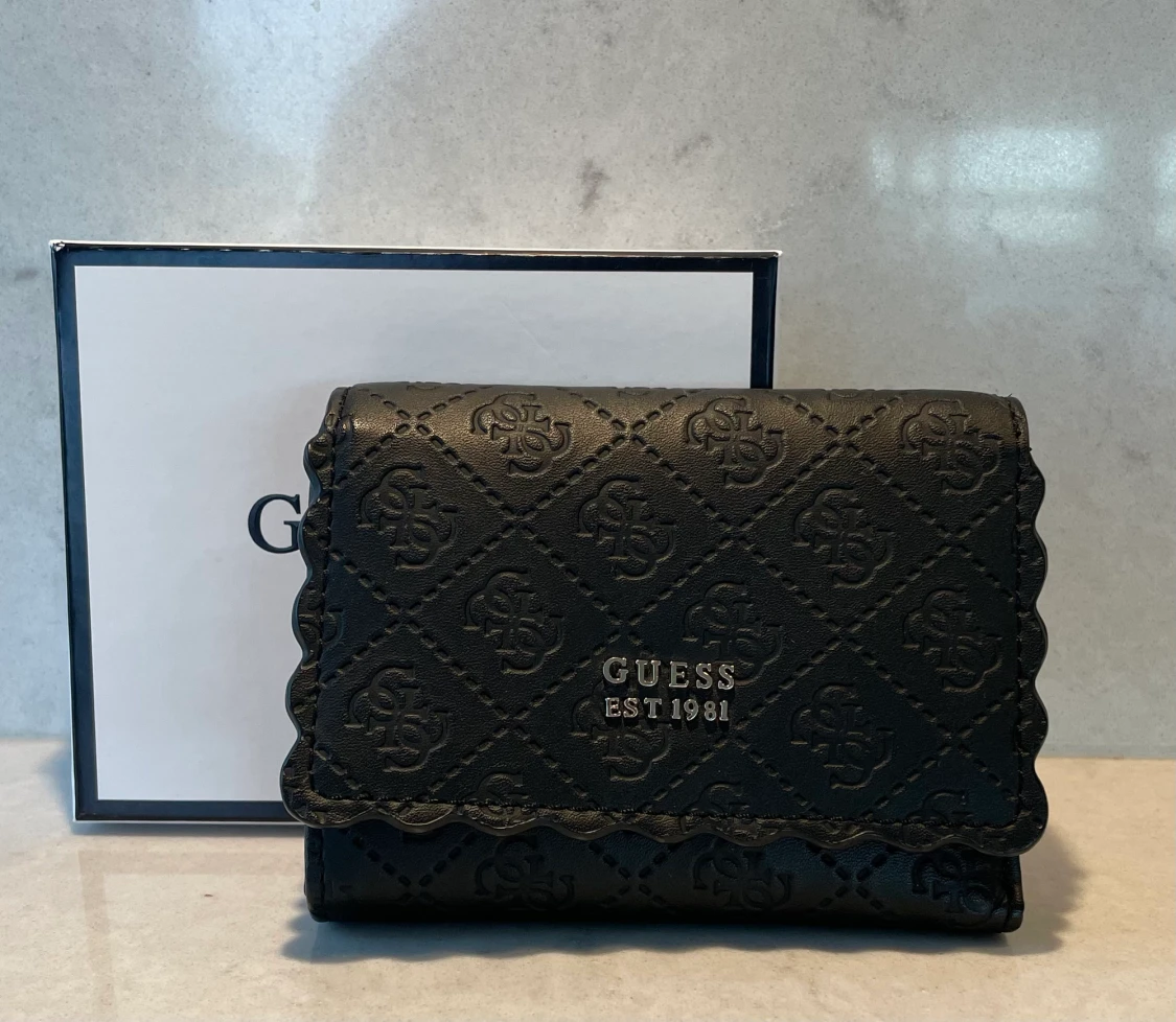 Guess plånbok
