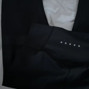 Tajts - Svarta stronger tajts. Just dessa tajts tror jag inte sälja längre. Köpta för 900kr men säljer för 500kr