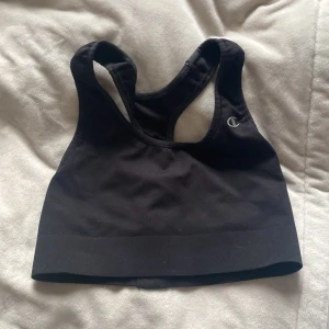 Sport-bh - Sport-bh från champion, knappt använd, som ny!🥰