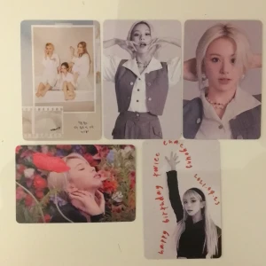 twice chaeyoung unofficial photocards :) - hej! säljer unofficial photocards på chaeyoung från twice! ^^ 20kr st! :) 100kr för alla 