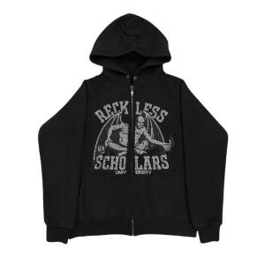 Säljer denna hoodie som är svår att få tag på. 9/10 skick, pris kan diskuteras vid snabb affär. 