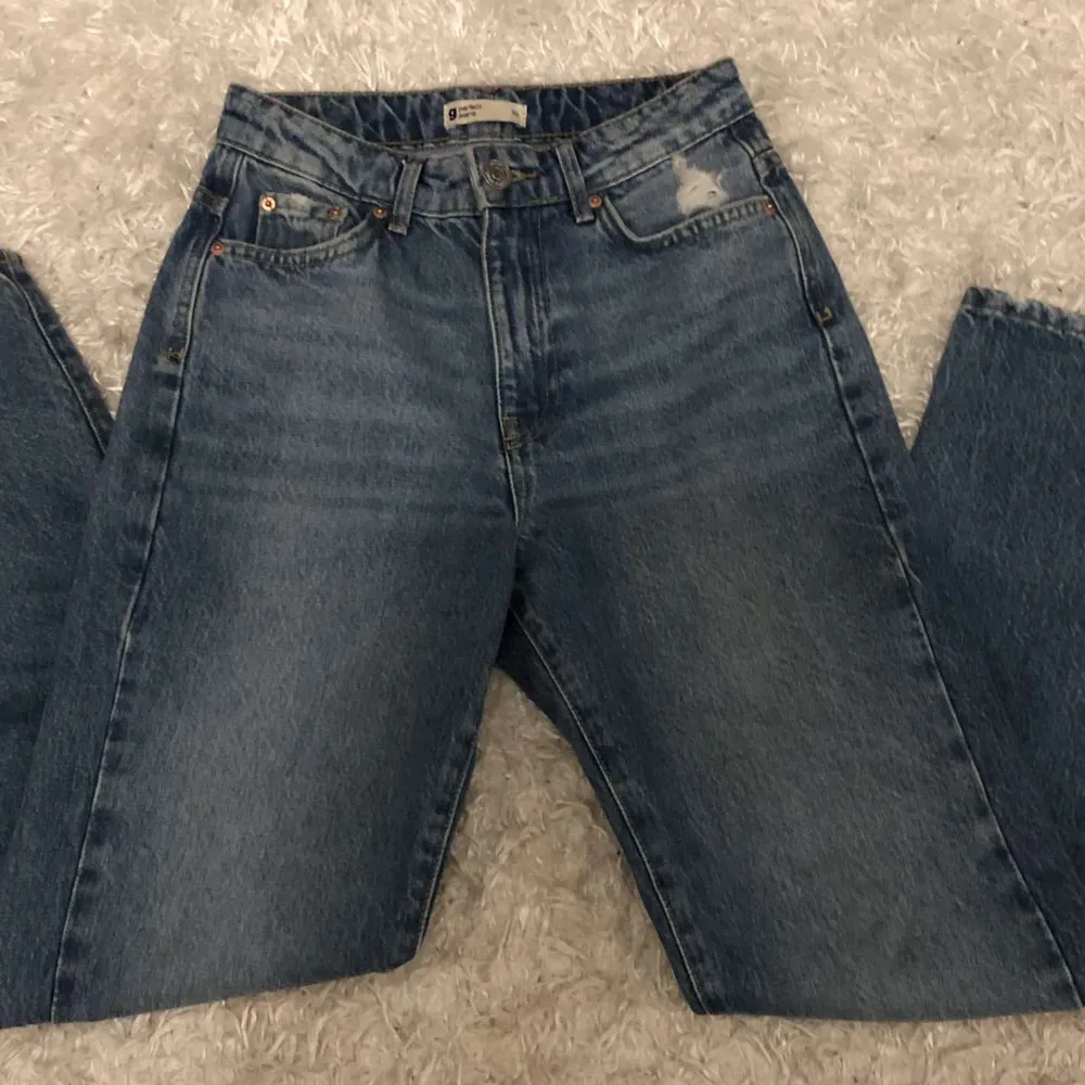 Gina jeans bra skick använt 2-3 gånger nypris 500 säljer för 250 . Jeans & Byxor.
