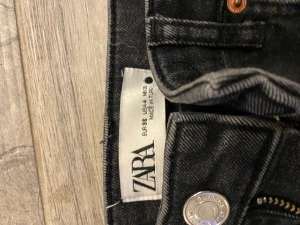 Zara jeans flair  - Fint skick 