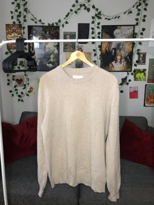 Beige Jumper - New, excellent condition 