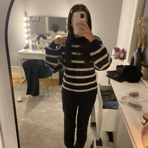 Stickad randig tröja - Stickad randig mjuk tröja💕 fri frakt mellan 29-30 januari 