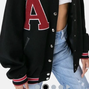 Baseboll jacka - Knappt använd beställd från usa. Den är oversized på mig som har s