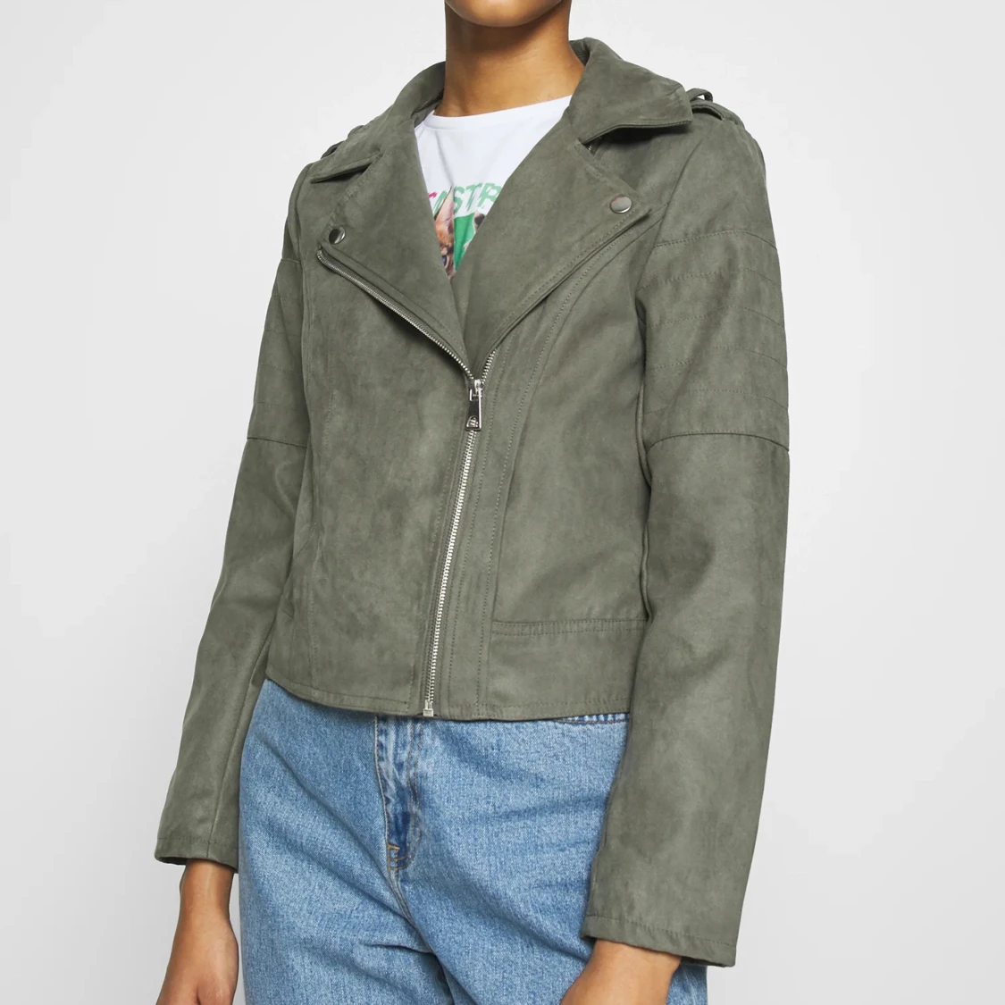 Jacka i konstläder från JDY - 90