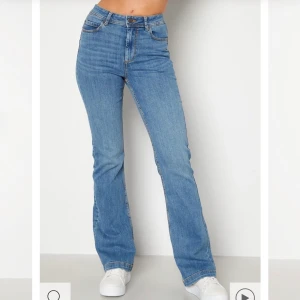 Jdy jeans - Ett par jdy jeans i storlek 29/34