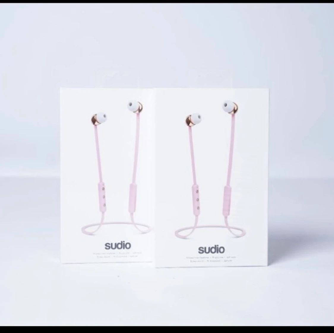 Trådlösa hörlurar  - Sudio, Vasa , Rosa. Ny, Obruten förpackning. - 90