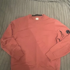 CP company sweatshirt - Köpt på johnells, kvitto och tags finns kvar 