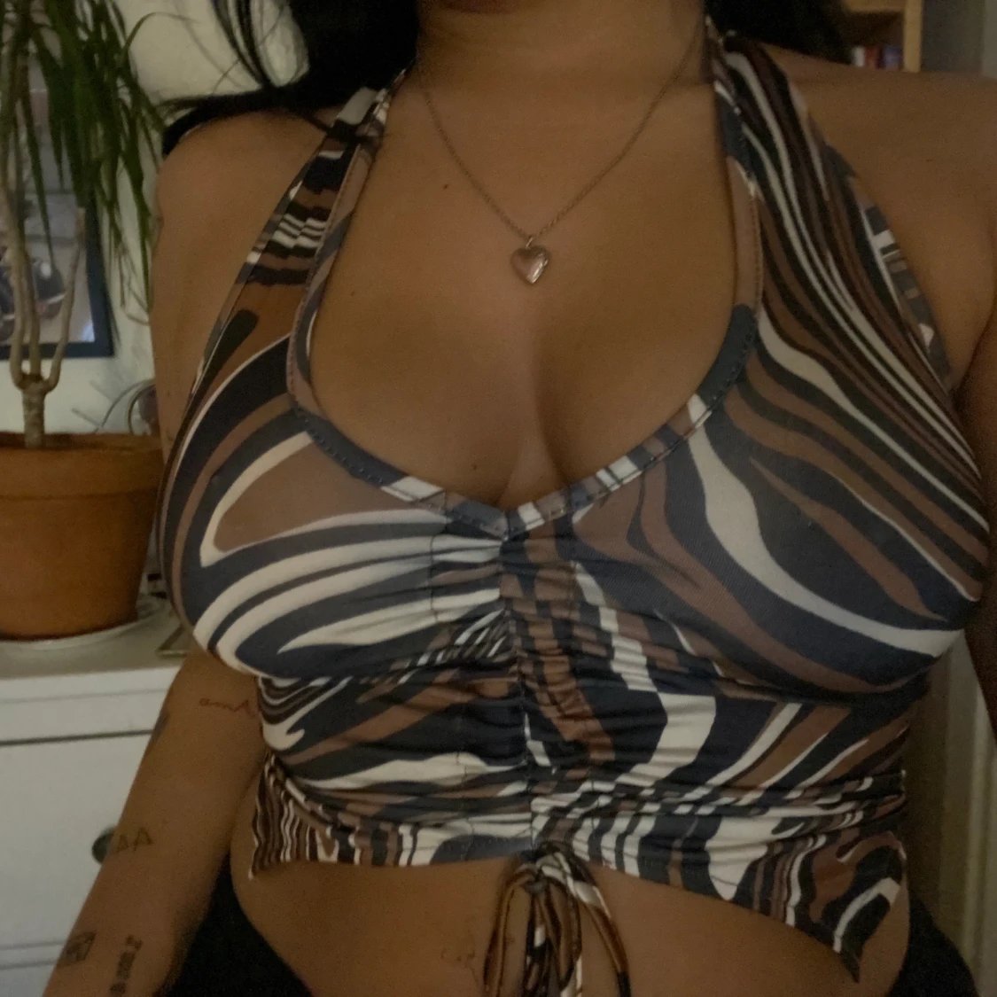 Mönstrad halterneck topp  - 90