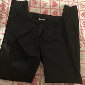 Zadig & Voltaire skinnbyxor  - frakt: 63kr -endast testade !