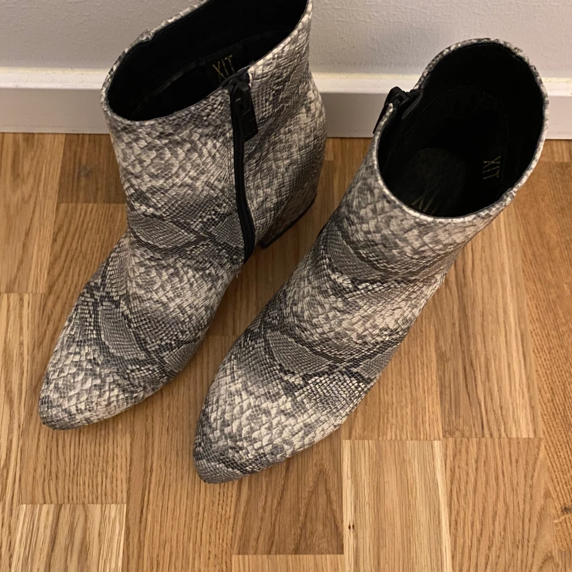 Klackskor i ormskinn 38 - 90