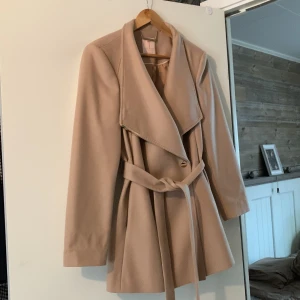 Ulljacka - Yllejackan 70% ull 20 % Polyamid 5  % Cashmere Stilren jacka ej använd