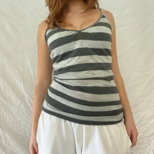 Randigt vintage linne - Snuggt randig linne!!