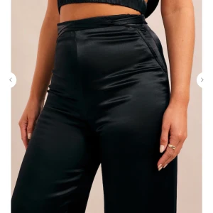 Kostymbyxor  - Säljer då de inte var min stil, köpt för 400kr säljer för 200kr använda 1 gång 