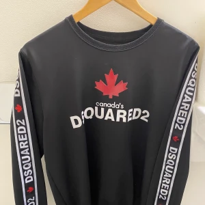 Dsquared2 tröja  - Märke: Dsquared2  Storlek: S