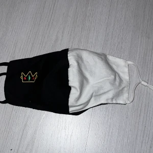 ranboo merch mask  - ⚠️tryck inte på köp nu!⚠️ äkta ranboo (dream smp) merch mask!  -kan diskutera pris  -endast sveriges och endast swish  -tryck ej på köp nu, skriv till mig vid intresse :))