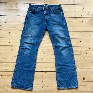 Hope Rush Jeans - Hope rush Denim. Sjukt snygg tvätt och passform, använda ett fåtal gånger. Storlek 31. Nypris 1500kr.