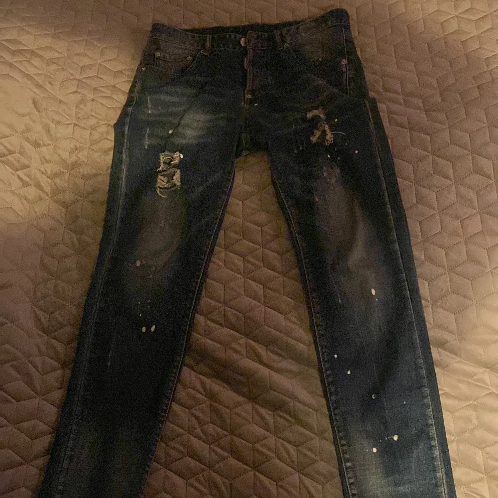 Ett par enkla byxor köpte dom i fel storlek ny pris 1500 har kvitto om man vill se. Jeans & Byxor.