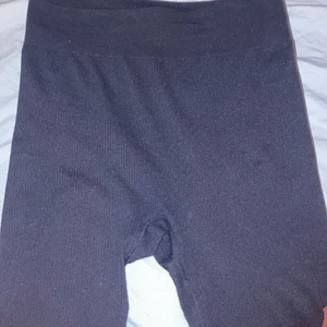 Tränings shorts  - Aldrig använda. Skönt material.