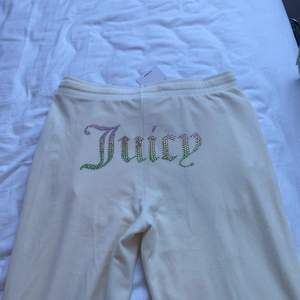 Oanvända Juicy Couture mjukisbyxor, inköpta på Zalando (kvitto finns), strl L.