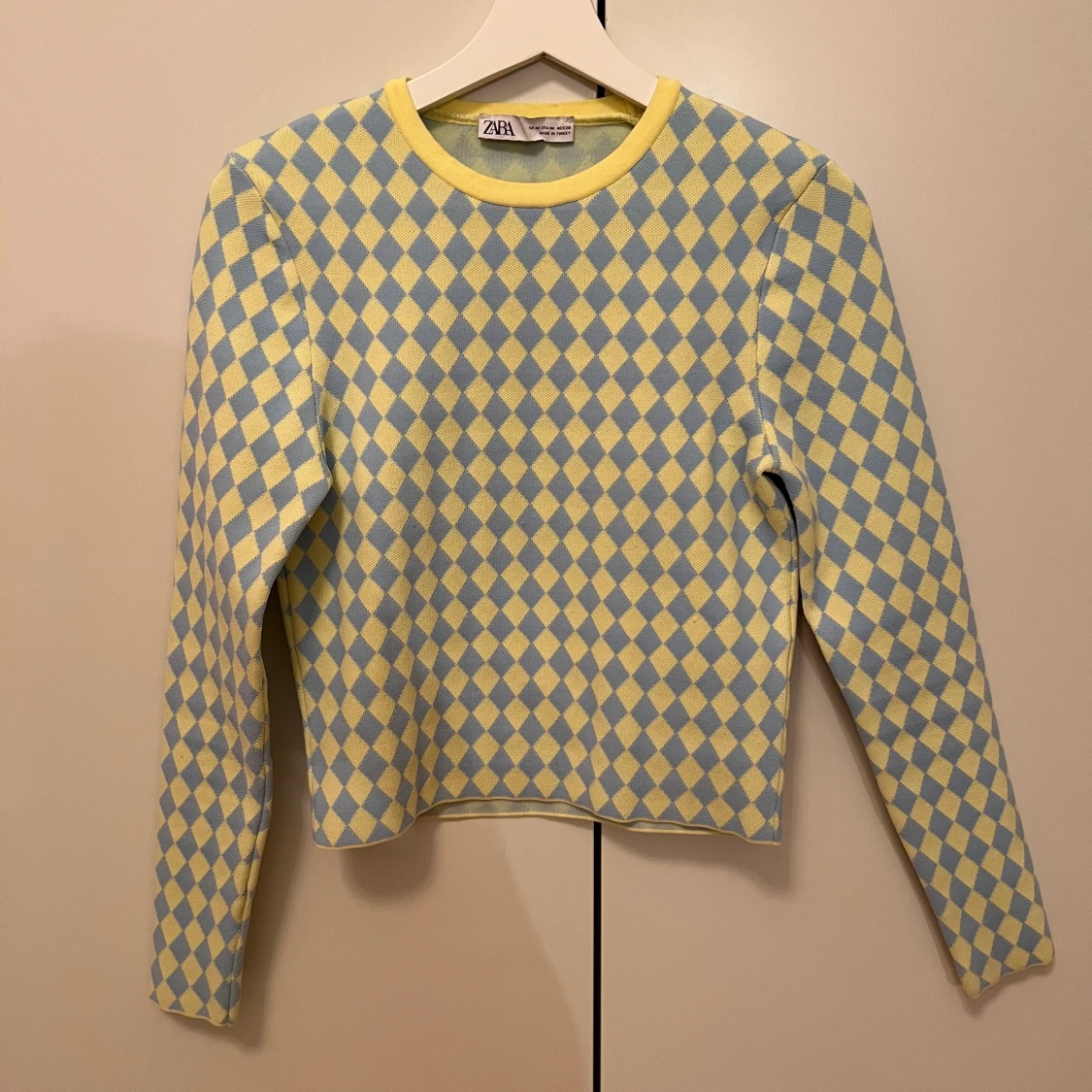 Tröja med romber - 90