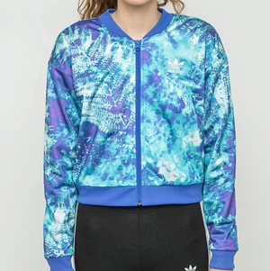 Adidas kofta - Supercool jacka/kofta från adidas. Jättefint skick, som ny.