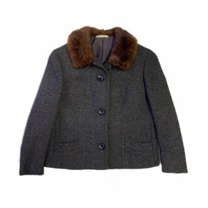 Vintage Fur Coat 🖤 - Vintage Fur Coat 🖤Perfect For Fall/Winter  High Quality 🖤  Size S 🖤   Free Shipping 