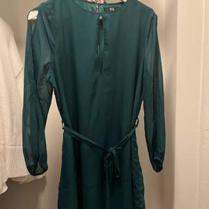 Grön klänning från Dry Lake, strl S