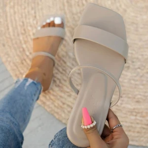 Sandaler - Brun-beiga sandaler i storlek 36, helt oanvända (endast testat dem). Kunde inte retunera de online därför säljer jag dessa sandaler. 