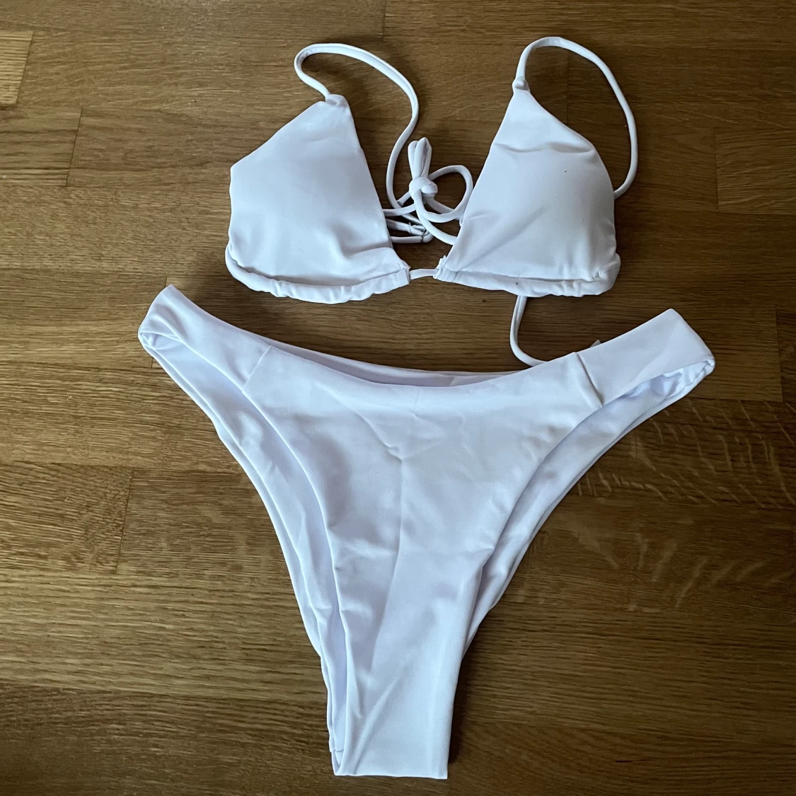 Vit bikini 