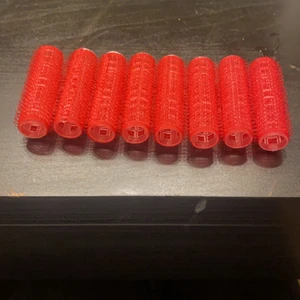 Papiljotter  - Säljer ett pack med 8 stycken små papiljotter nypris 20kr säljer för 10kr aldrig använda 