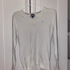 Tommy hilfiger tröja  - Fin tröja i stl s! Köparen står för frakt 🤍