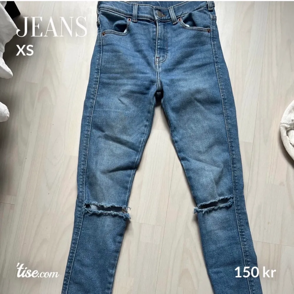 Jeans med slitningar från Dr.denim storlek XS, 150:-. Jeans & Byxor.