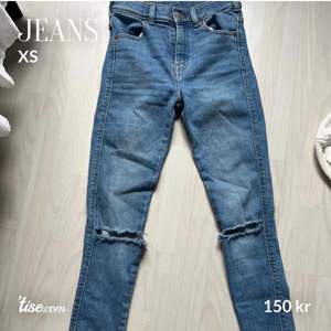 Jeans med slitningar från Dr.denim storlek XS, 150:-
