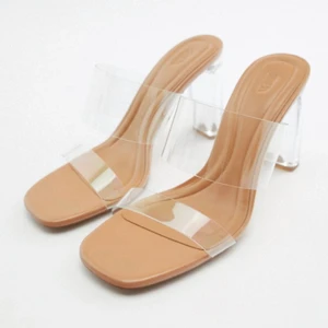 Zara klackar - Säljer dessa klackar från zara pga ingen användning! Aldrig använda bara testade. 