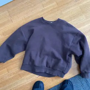 Snygg sweatshirt från Gina tricot 