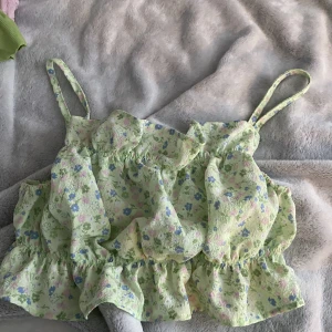 Grön topp - Världens finaste topp💐💐