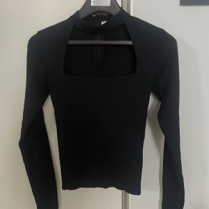 Zara topp - Säljer min helt oanvända zara topp💘