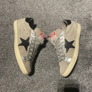 Golden goose sneakers - Golden goose sneakers - size 42 - Skick 8/10 - 1800 kr - Skicka ett meddelande vid frågor etc 