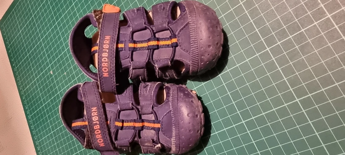 Barnskor. Sandaler