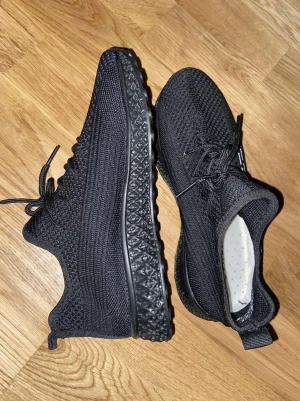 Skor - Jättefina skor helt nya och oanvända. 💗