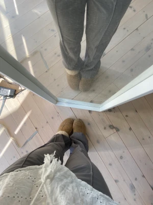 Kostymbyxor  - Säljer mina gråa kostymbyxor, ja är 170💕